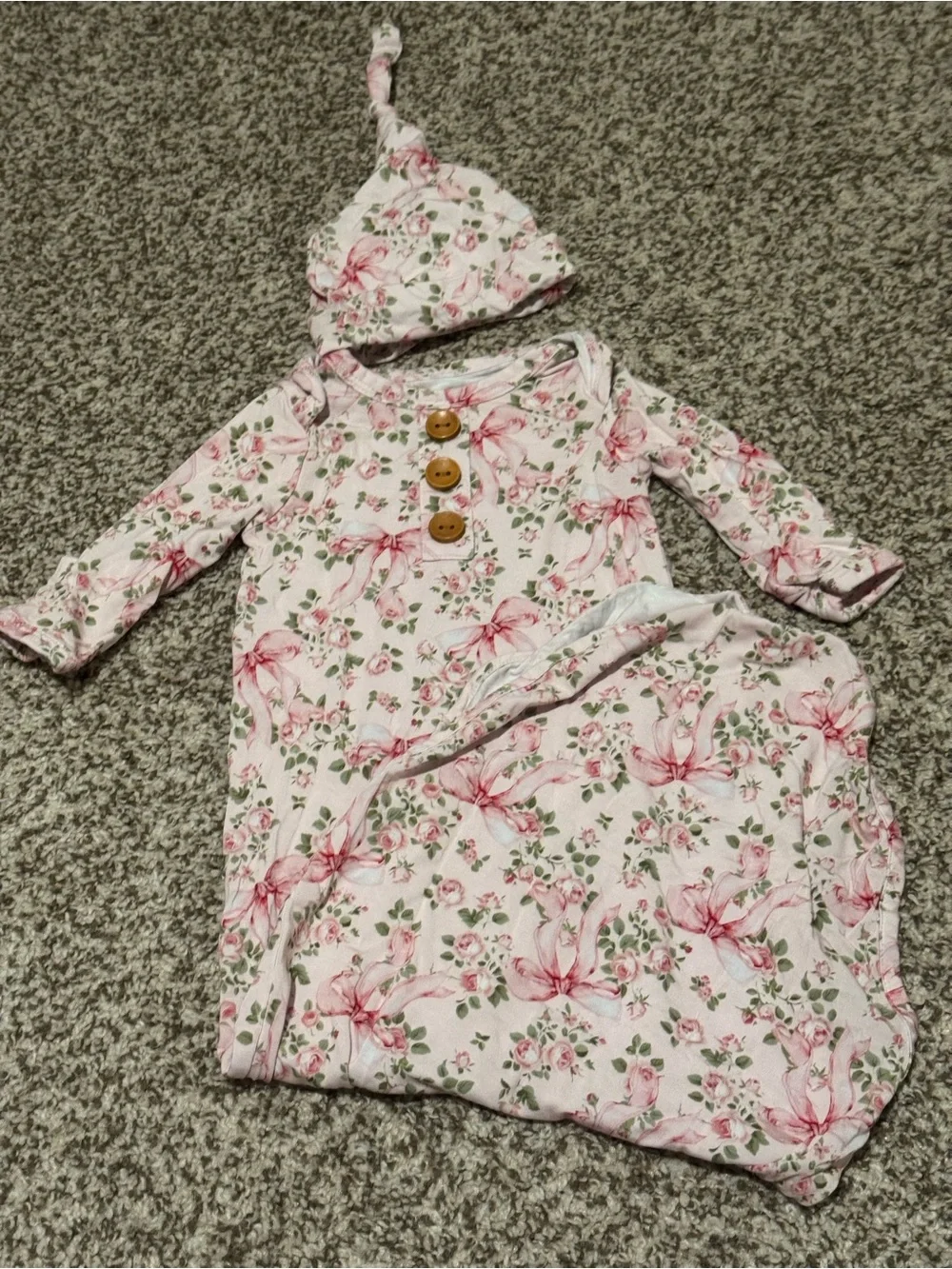 Set/3 Caden Lane Newborn Girl Knotted Gowns w/ Accessories